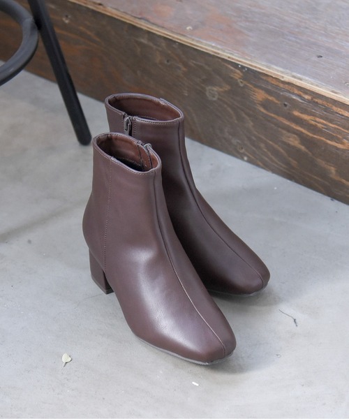 sango（sango）の「スクエアトゥチャンキーローヒールショートブーツ（ブーツ・レディース・ブラック/ダークブラウン/アイボリー/グレイッシュベージュ・LL/3L/SS/S/M/L）」の17枚目の写真