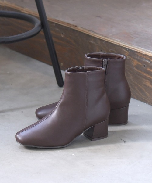 sango（sango）の「スクエアトゥチャンキーローヒールショートブーツ（ブーツ・レディース・ブラック/ダークブラウン/アイボリー/グレイッシュベージュ・LL/3L/SS/S/M/L）」の18枚目の写真