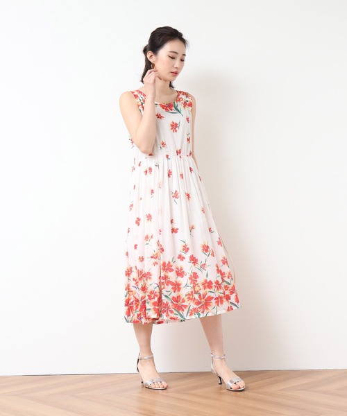 nougatine（ヌガティーヌ）の「綿100% 花柄 ノースリーブワンピース（ワンピース・レディース・オフホワイト・MEDIUM）」の3枚目の写真