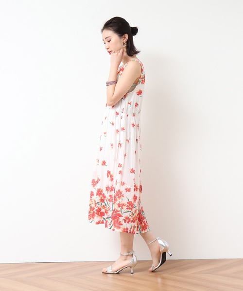 nougatine（ヌガティーヌ）の「綿100% 花柄 ノースリーブワンピース（ワンピース・レディース・オフホワイト・MEDIUM）」の2枚目の写真