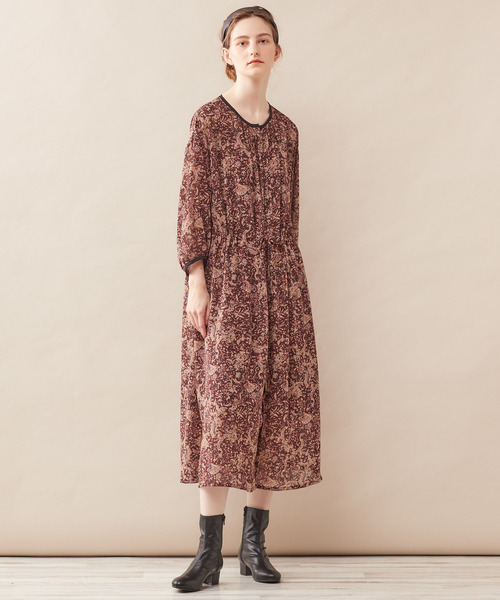 クレール のファッション ワンピース セール Melrose Claire メルローズ ワンピース ドレス Melrose ワンピース ビンテージ風の更紗プリントがシックな秋色夏アイテム パイピングがポイントの前開きワンピース