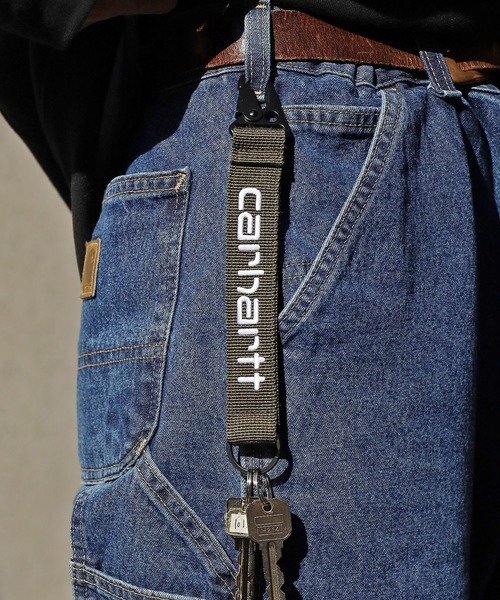 Carhartt WIP（カーハートダブリューアイピー）の「Carhartt WIP/カーハートダブリューアイピー keyholder キーホルダー ブランドロゴ キーチェーン（キーホルダー・メンズ・カーキ/オレンジ/ブラック・FREE）」の3枚目の写真