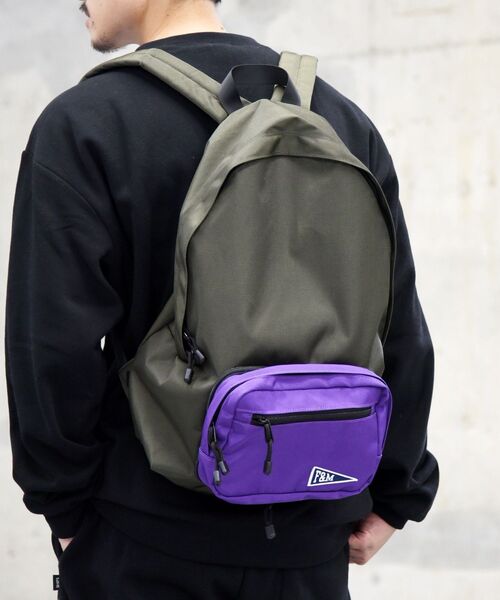 FRANKLIN & MARSHALL（フランクリンマーシャル）の「【WEB限定/SHIPS別注】FRANKLIN&MARSHALL: ロゴ ワッペン 2WAY バックパック/ボディバッグ（バックパック/リュック・メンズ・ブラック/ネイビー/グリーン・ONE SIZE）」の3枚目の写真