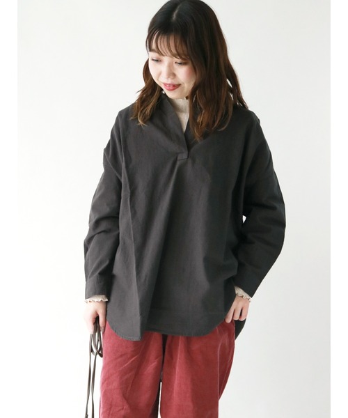 Samansa Mos2（サマンサ モスモス）の「後ろ釦スキッパーチュニック（シャツ/ブラウス・レディース・ベージュ/レッド/グリーン/キャメル/チャコール/キナリ・ﾌﾘ-）」の3枚目の写真