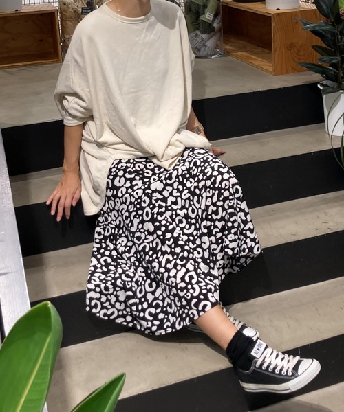 HEYUMM(ヘユム)の「アソート柄マーメードスカート(スカート・レディース・ブラック/ライトベージュ/ネイビー・ONE)」の12枚目の写真