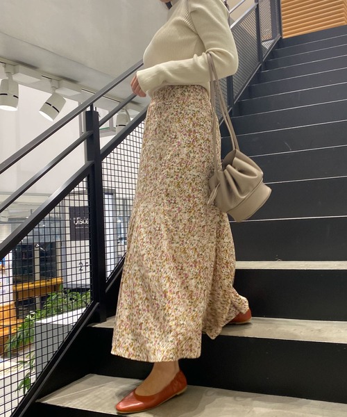 HEYUMM(ヘユム)の「アソート柄マーメードスカート(スカート・レディース・ブラック/ライトベージュ/ネイビー・ONE)」の17枚目の写真