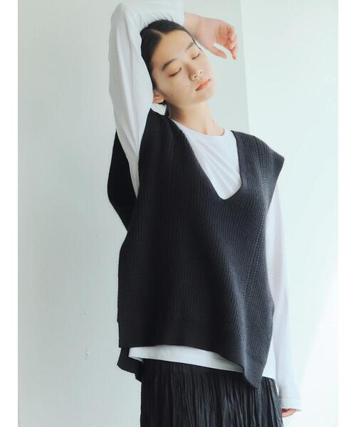 GARAGE OF GOOD CLOTHING(ガレージオブグッドクロージング)の「ウールラクーン混Vネックベスト*(ニット/セーター・レディース・ベージュ系その他2/ブラック・FREE)」の18枚目の写真