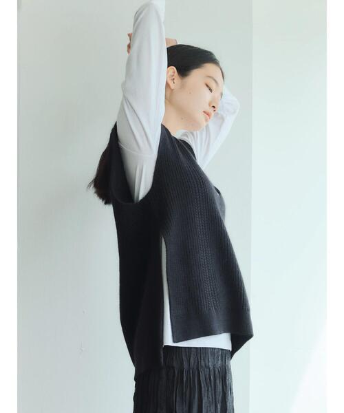 GARAGE OF GOOD CLOTHING(ガレージオブグッドクロージング)の「ウールラクーン混Vネックベスト*(ニット/セーター・レディース・ベージュ系その他2/ブラック・FREE)」の13枚目の写真