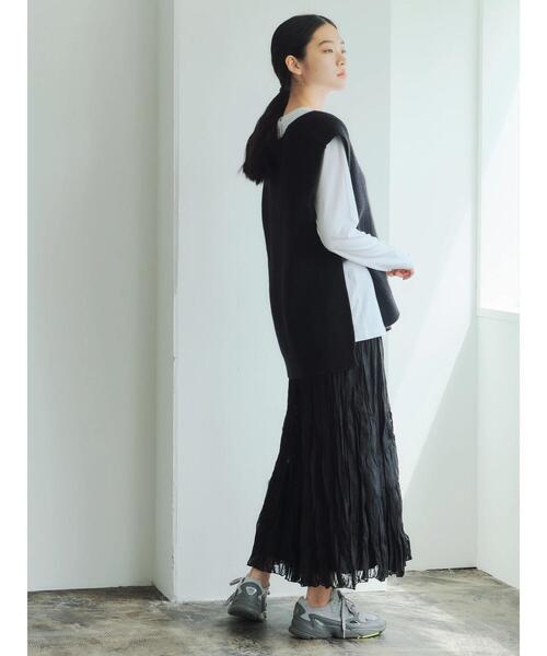 GARAGE OF GOOD CLOTHING(ガレージオブグッドクロージング)の「ウールラクーン混Vネックベスト*(ニット/セーター・レディース・ベージュ系その他2/ブラック・FREE)」の20枚目の写真