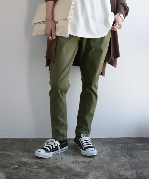 and it_(アンドイット)の「ストレッチツイルルーズテーパードパンツ(その他パンツ・レディース・ブラック/ベージュ/カーキ・M/3L/L/LL/4L)」の3枚目の写真
