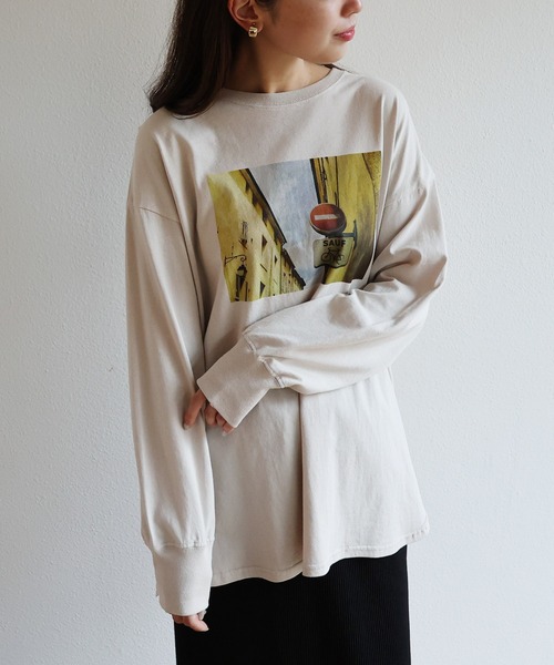 andme（アンドミー）の「コットン天竺長袖ラウンドヘムフォトプリントTシャツ（Tシャツ/カットソー・レディース・ホワイト系その他/グレー系その他/ベージュ系その他/ホワイト系その他2/グレー系その他2/ベージュ系その他2・M）」の6枚目の写真
