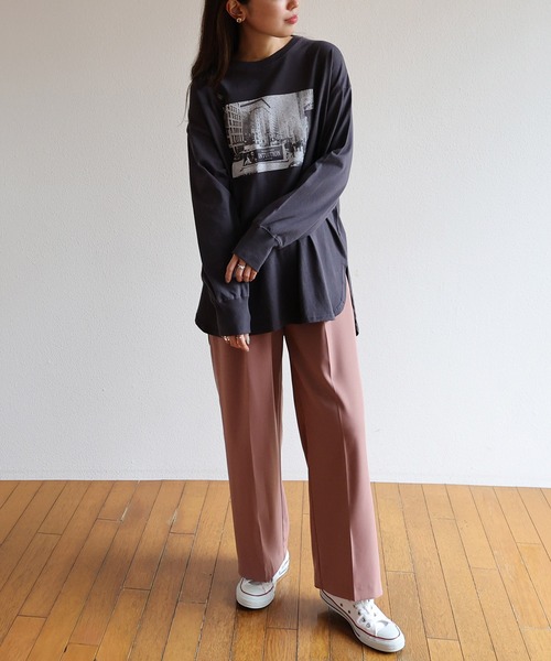 andme（アンドミー）の「コットン天竺長袖ラウンドヘムフォトプリントTシャツ（Tシャツ/カットソー・レディース・ホワイト系その他/グレー系その他/ベージュ系その他/ホワイト系その他2/グレー系その他2/ベージュ系その他2・M）」の7枚目の写真