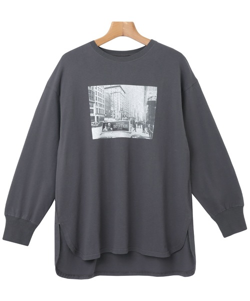 andme（アンドミー）の「コットン天竺長袖ラウンドヘムフォトプリントTシャツ（Tシャツ/カットソー・レディース・ホワイト系その他/グレー系その他/ベージュ系その他/ホワイト系その他2/グレー系その他2/ベージュ系その他2・M）」の11枚目の写真