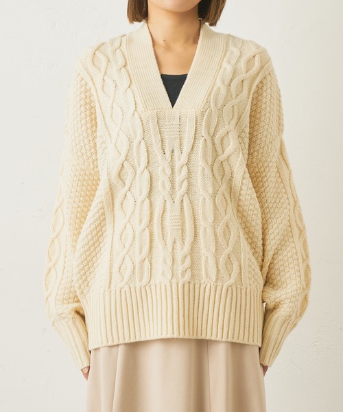 Lui's(ルイス)の「ケーブルVネックニット(ニット/セーター・レディース・オフホワイト/ブルー/グリーン・FREE)」の14枚目の写真
