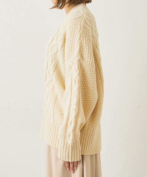 Lui's(ルイス)の「ケーブルVネックニット(ニット/セーター・レディース・オフホワイト/ブルー/グリーン・FREE)」の16枚目の写真