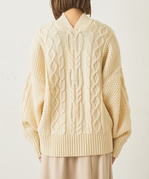 Lui's(ルイス)の「ケーブルVネックニット(ニット/セーター・レディース・オフホワイト/ブルー/グリーン・FREE)」の11枚目の写真