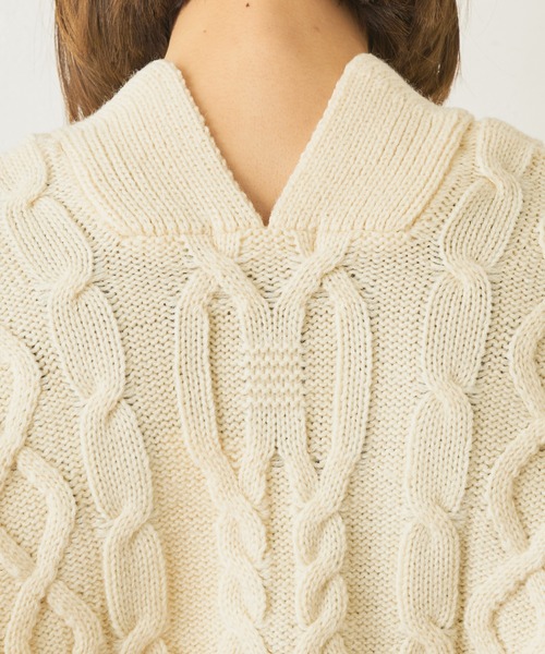 Lui's(ルイス)の「ケーブルVネックニット(ニット/セーター・レディース・オフホワイト/ブルー/グリーン・FREE)」の6枚目の写真