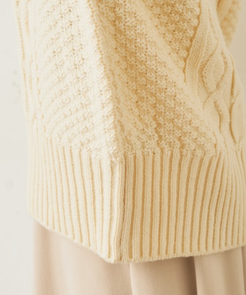 Lui's(ルイス)の「ケーブルVネックニット(ニット/セーター・レディース・オフホワイト/ブルー/グリーン・FREE)」の10枚目の写真