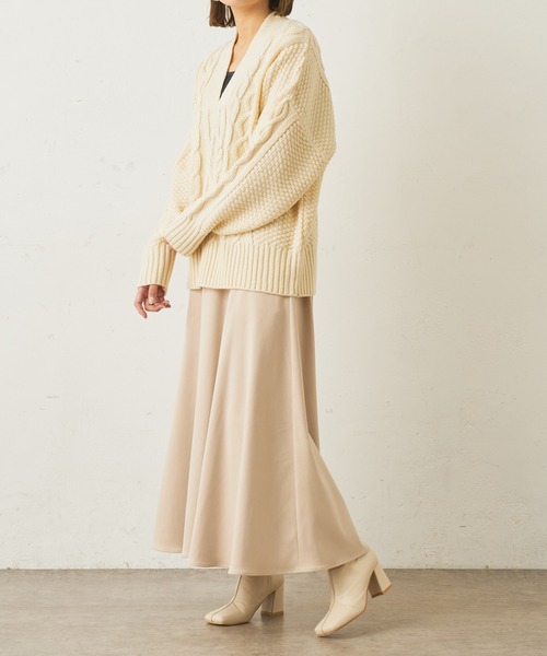 Lui's(ルイス)の「ケーブルVネックニット(ニット/セーター・レディース・オフホワイト/ブルー/グリーン・FREE)」の15枚目の写真