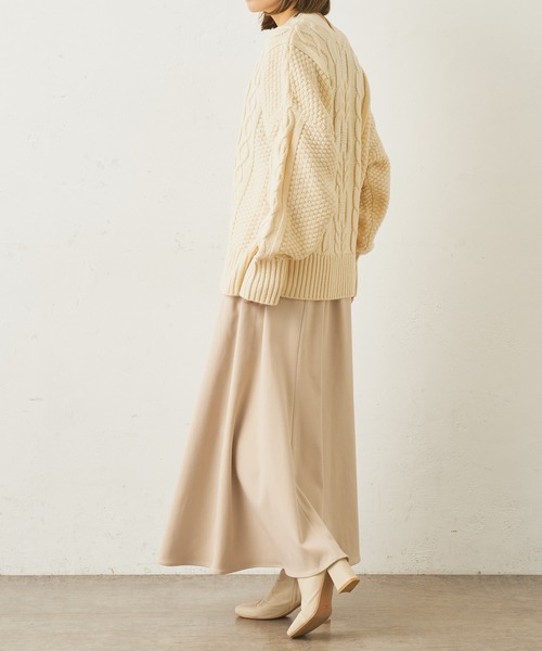 Lui's(ルイス)の「ケーブルVネックニット(ニット/セーター・レディース・オフホワイト/ブルー/グリーン・FREE)」の7枚目の写真