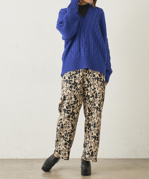 Lui's(ルイス)の「ケーブルVネックニット(ニット/セーター・レディース・オフホワイト/ブルー/グリーン・FREE)」の4枚目の写真