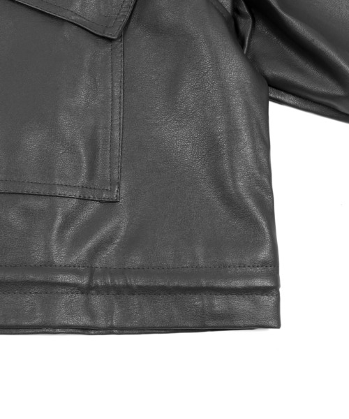 Figments（フィグメンツ）の「クロップドフェイクレザージャケット