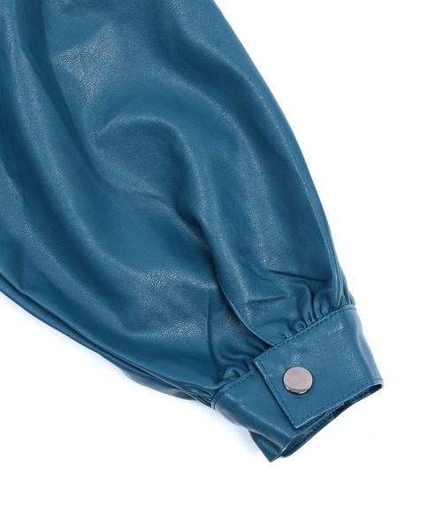 Figments（フィグメンツ）の「クロップドフェイクレザージャケット（ライダースジャケット・レディース・ブルー/ブラック/パープル・FREE）」の9枚目の写真