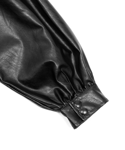 Figments（フィグメンツ）の「クロップドフェイクレザージャケット（ライダースジャケット・レディース・ブルー/ブラック/パープル・FREE）」の5枚目の写真