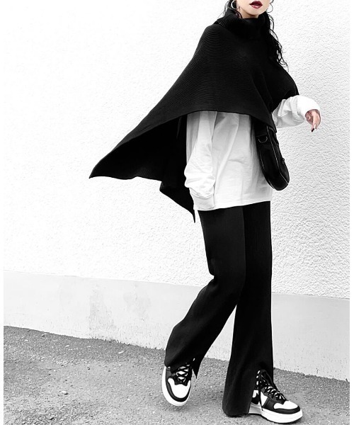 LVEU.（ラブユ.）の「Asymmetric rib knit cape / アシメリブニットケープ(Ai select)（ニット/セーター・レディース・ブラック・FREE）」の11枚目の写真