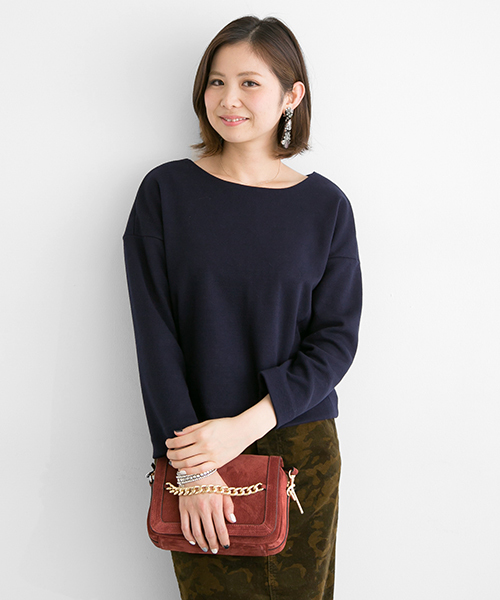 URBAN RESEARCH(アーバンリサーチ)の「UR TRジャージコクーンプルオーバー(Tシャツ/カットソー・レディース・オフホワイト/グリーン/ネイビー・FREE)」の1枚目の写真