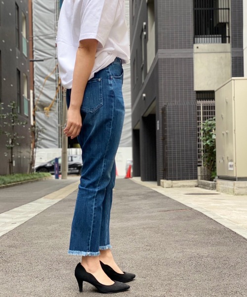 WHEIR（ウェア）の「WHEIR クロスストレートデニムパンツ（デニムパンツ・レディース・ダークインディゴブルー/ライトインディゴブルー/ワンウォッシュ・23/24/25/26/27）」の18枚目の写真