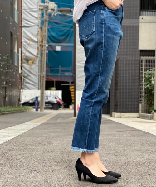 WHEIR（ウェア）の「WHEIR クロスストレートデニムパンツ（デニムパンツ・レディース・ダークインディゴブルー/ライトインディゴブルー/ワンウォッシュ・23/24/25/26/27）」の19枚目の写真