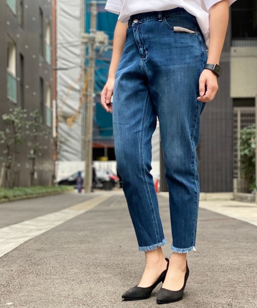 WHEIR（ウェア）の「WHEIR クロスストレートデニムパンツ（デニムパンツ・レディース・ダークインディゴブルー/ライトインディゴブルー/ワンウォッシュ・23/24/25/26/27）」の22枚目の写真