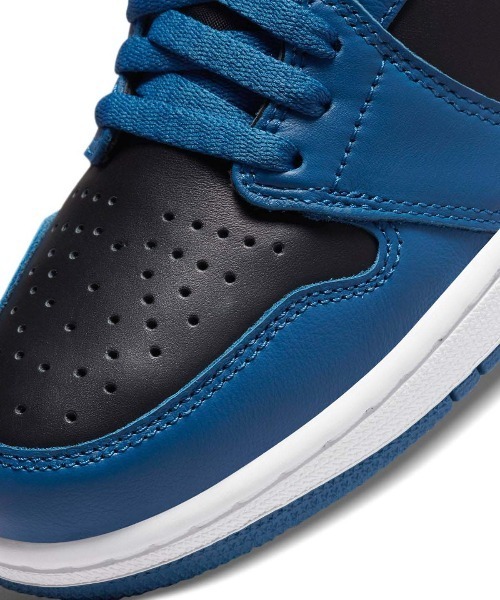 NIKE(ナイキ)の「AIR JORDAN 1 RETRO HIGH OG(スニーカー・メンズ・ブルー・26.5cm/27.5cm/28.5cm/26.0cm/27.0cm/28.0cm)」の7枚目の写真