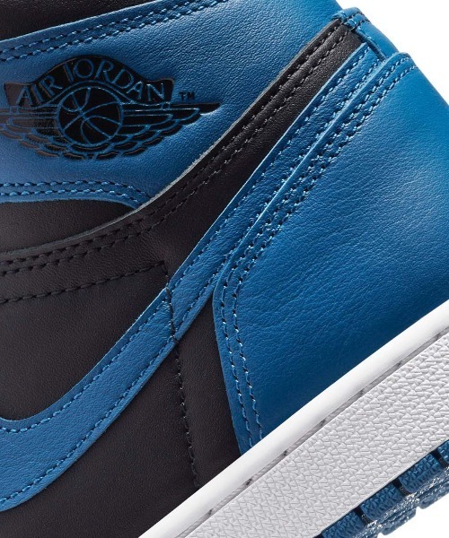 NIKE(ナイキ)の「AIR JORDAN 1 RETRO HIGH OG(スニーカー・メンズ・ブルー・26.5cm/27.5cm/28.5cm/26.0cm/27.0cm/28.0cm)」の8枚目の写真