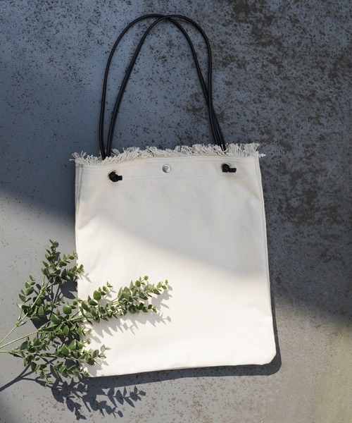 VENCEEXCHANGE（ヴァンスエクスチェンジ）の「フリンジキャンバストート（トートバッグ・レディース・ブラック/オフホワイト/その他35・FREE）」の2枚目の写真