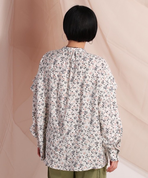 cepo(セポ)の「花柄フリルスリーブシャツ(シャツ/ブラウス・レディース・ブラック/オフホワイト・M)」の4枚目の写真