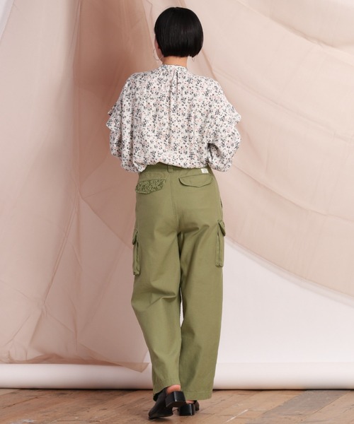 cepo(セポ)の「花柄フリルスリーブシャツ(シャツ/ブラウス・レディース・ブラック/オフホワイト・M)」の3枚目の写真