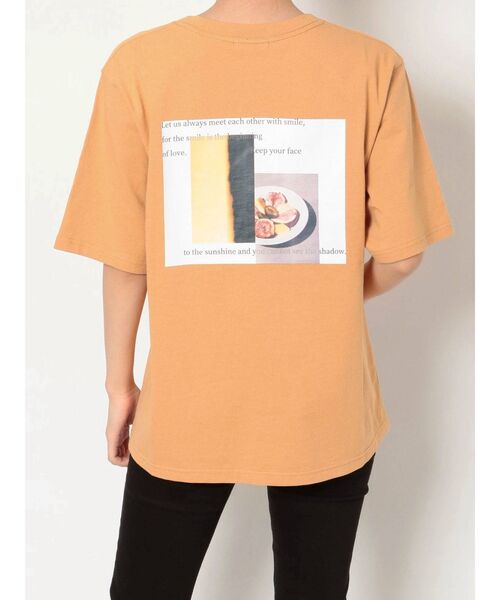MURUA（ムルーア）の「ブロックフォトTシャツ（Tシャツ/カットソー・レディース・ダークグレー/オレンジ/ホワイト・FREE）」の21枚目の写真