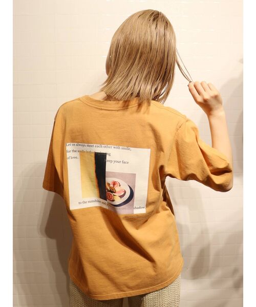MURUA（ムルーア）の「ブロックフォトTシャツ（Tシャツ/カットソー・レディース・ダークグレー/オレンジ/ホワイト・FREE）」の8枚目の写真