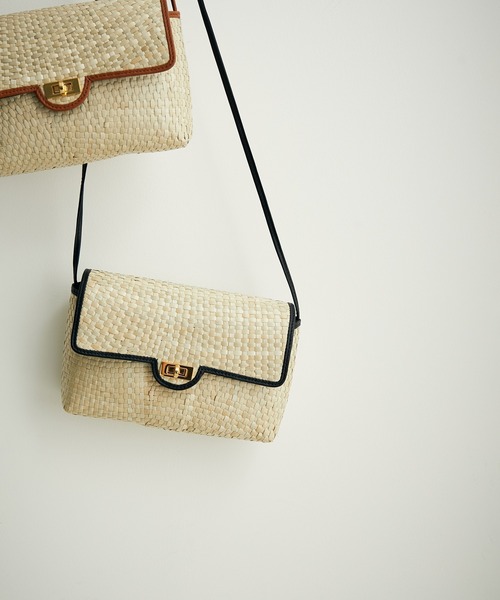 COTTO(コトゥー)の「【COTTO(コトゥー)】レザーコンビショルダーかごバッグ(ショルダーバッグ・レディース・ブラック/ブラウン・FREE)」の2枚目の写真