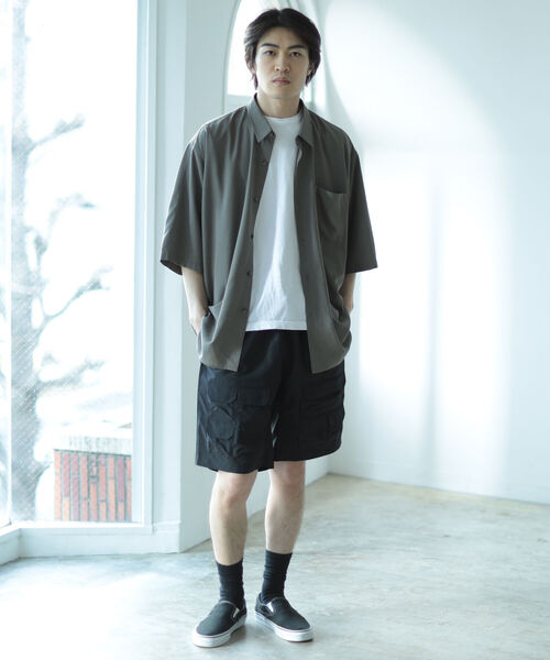 BEAMS(ビームス)の「BEAMS / ソリッド イージー ハーフスリーブ シャツ(シャツ/ブラウス・メンズ・ブラック/グレー系その他/レッド系その他6/イエロー・SMALL/MEDIUM/LARGE/X-LARGE)」の5枚目の写真