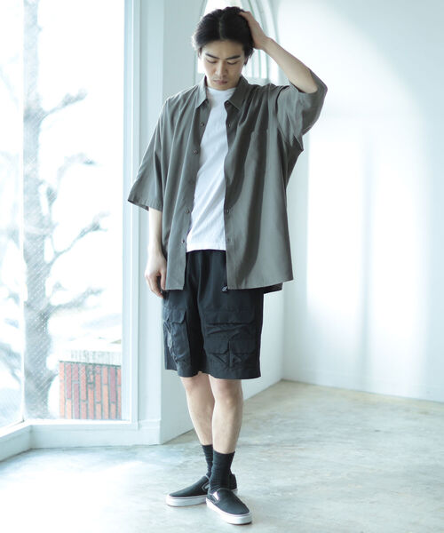 BEAMS(ビームス)の「BEAMS / ソリッド イージー ハーフスリーブ シャツ(シャツ/ブラウス・メンズ・ブラック/グレー系その他/レッド系その他6/イエロー・SMALL/MEDIUM/LARGE/X-LARGE)」の6枚目の写真