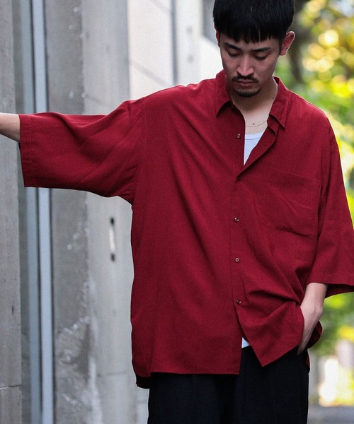 BEAMS(ビームス)の「BEAMS / ソリッド イージー ハーフスリーブ シャツ(シャツ/ブラウス・メンズ・ブラック/グレー系その他/レッド系その他6/イエロー・SMALL/MEDIUM/LARGE/X-LARGE)」の4枚目の写真