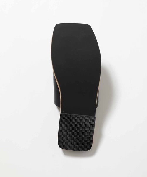 ADAM ET ROPE'（アダムエロペ）の「【CESSE】スクエアトゥ バイカラー レザーサンダル（サンダル・メンズ・ブラック・41/42/43）」の3枚目の写真