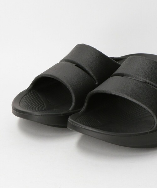 OOFOS（ウーフォス）の「＜OOFOS＞OOAHH サンダル（サンダル・メンズ・ブラック/ワインレッド/ダークグレー・26cm/27cm/28cm）」の9枚目の写真