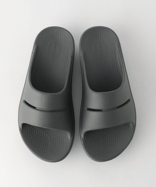 OOFOS（ウーフォス）の「＜OOFOS＞OOAHH サンダル（サンダル・メンズ・ブラック/ワインレッド/ダークグレー・26cm/27cm/28cm）」の12枚目の写真