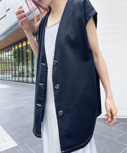 YENN SLEEVELESS DENIM JK タックデニムベスト　ノーカラー YENN SLEEVELESS DENIM JK タックデニムベスト ノーカラー