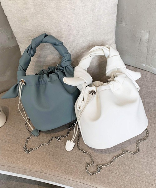 チェーンショルダーねじれ巾着バッグ（ショルダーバッグ