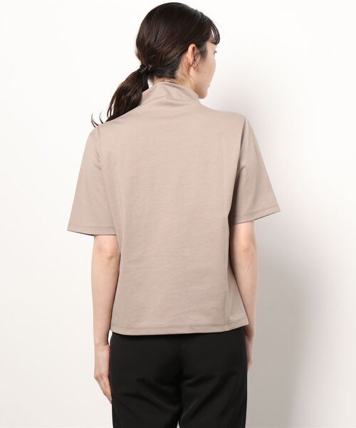 Q(キュー)の「ボトルネック5分袖T(Tシャツ/カットソー・レディース・アイボリー/ブラック/ベージュ・MEDIUM)」の5枚目の写真